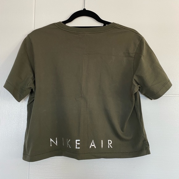 Nike Khaki T-shirt - Picture 2 of 3